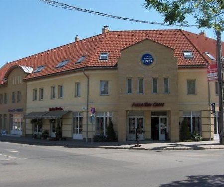 Hotel Panzió Sissi Gödöllő Exterior foto